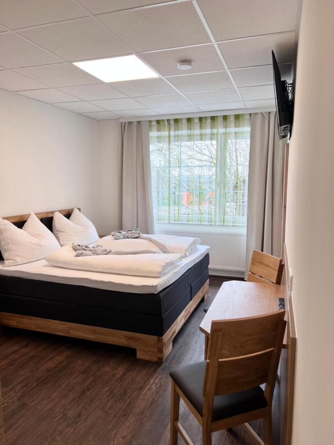 Enns Sleep Gasthaus Backhendlstation Экстерьер фото