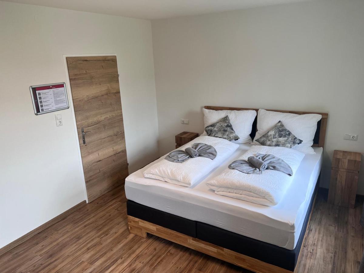 Enns Sleep Gasthaus Backhendlstation Экстерьер фото