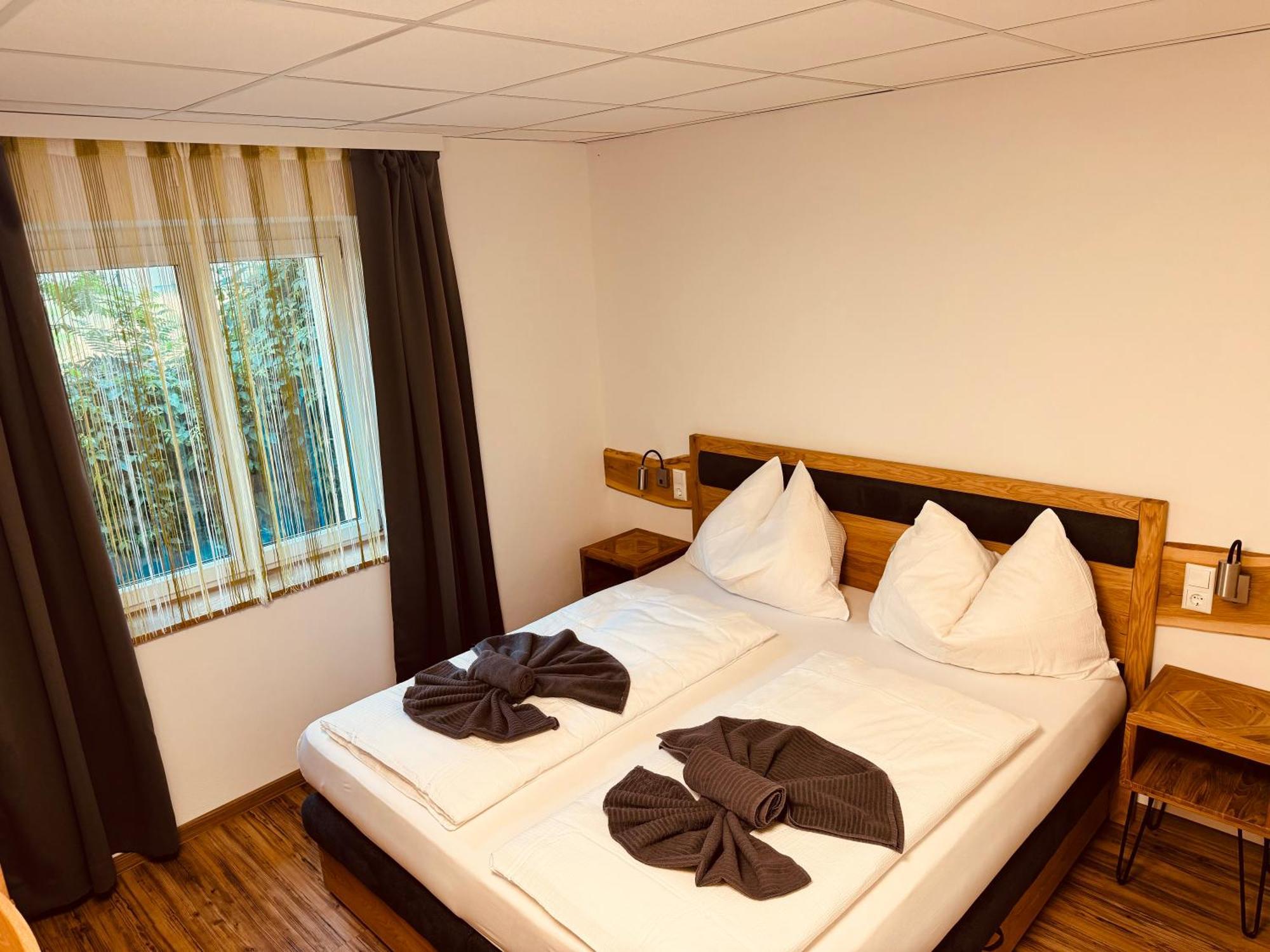 Enns Sleep Gasthaus Backhendlstation Экстерьер фото