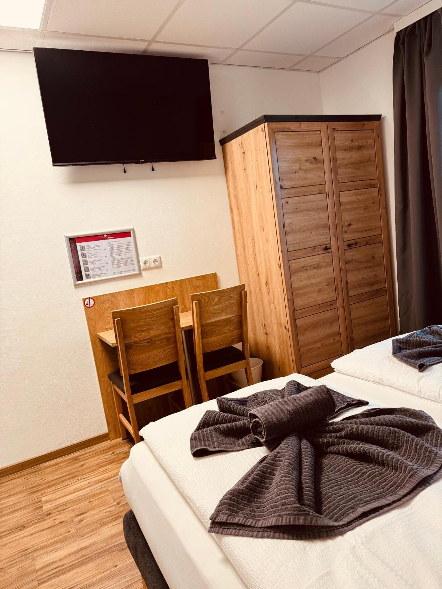 Enns Sleep Gasthaus Backhendlstation Экстерьер фото